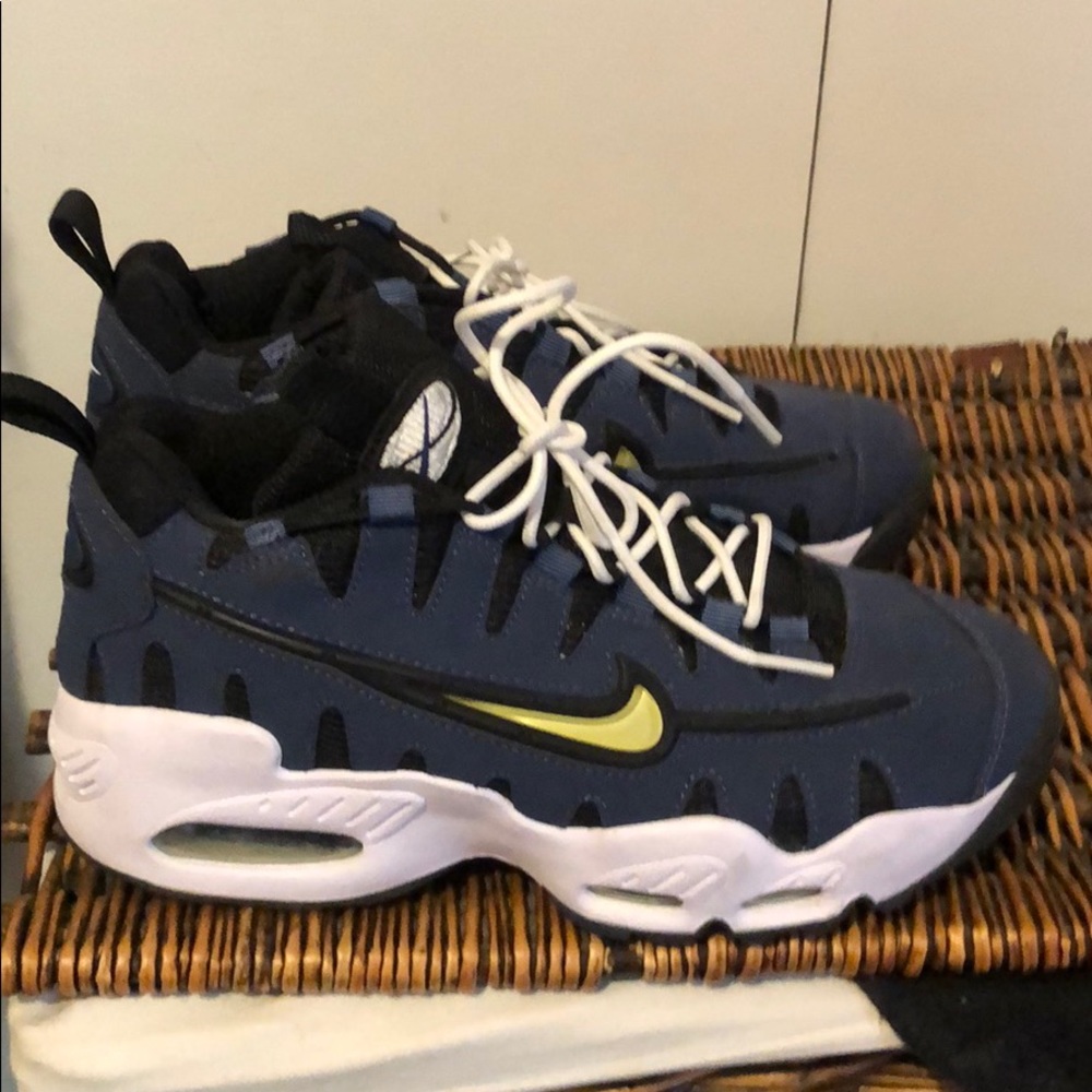 Nike air max NM size 6 (GS)